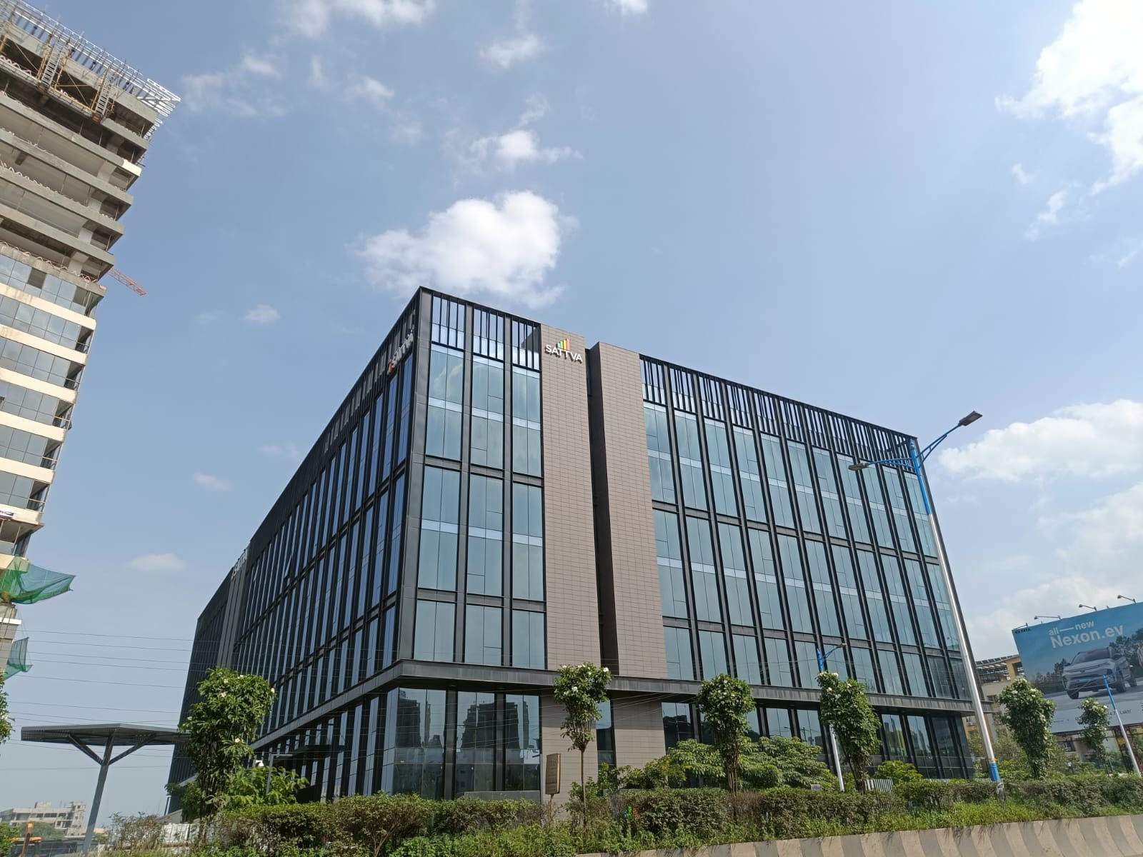 Looking for Large IT Space in Kharadi? 3.81 Lakh Sq.Ft. Across 6 Floors Available